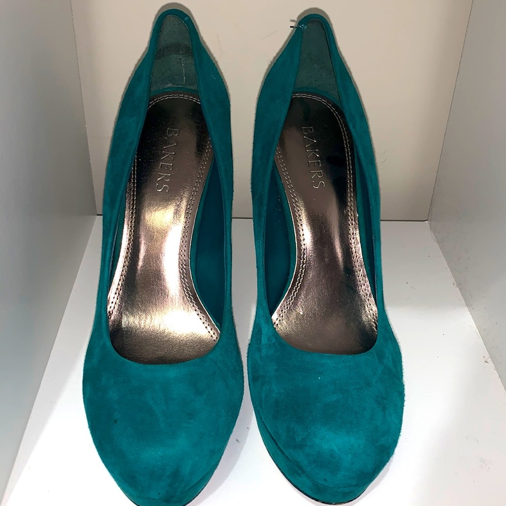 Round toe heels